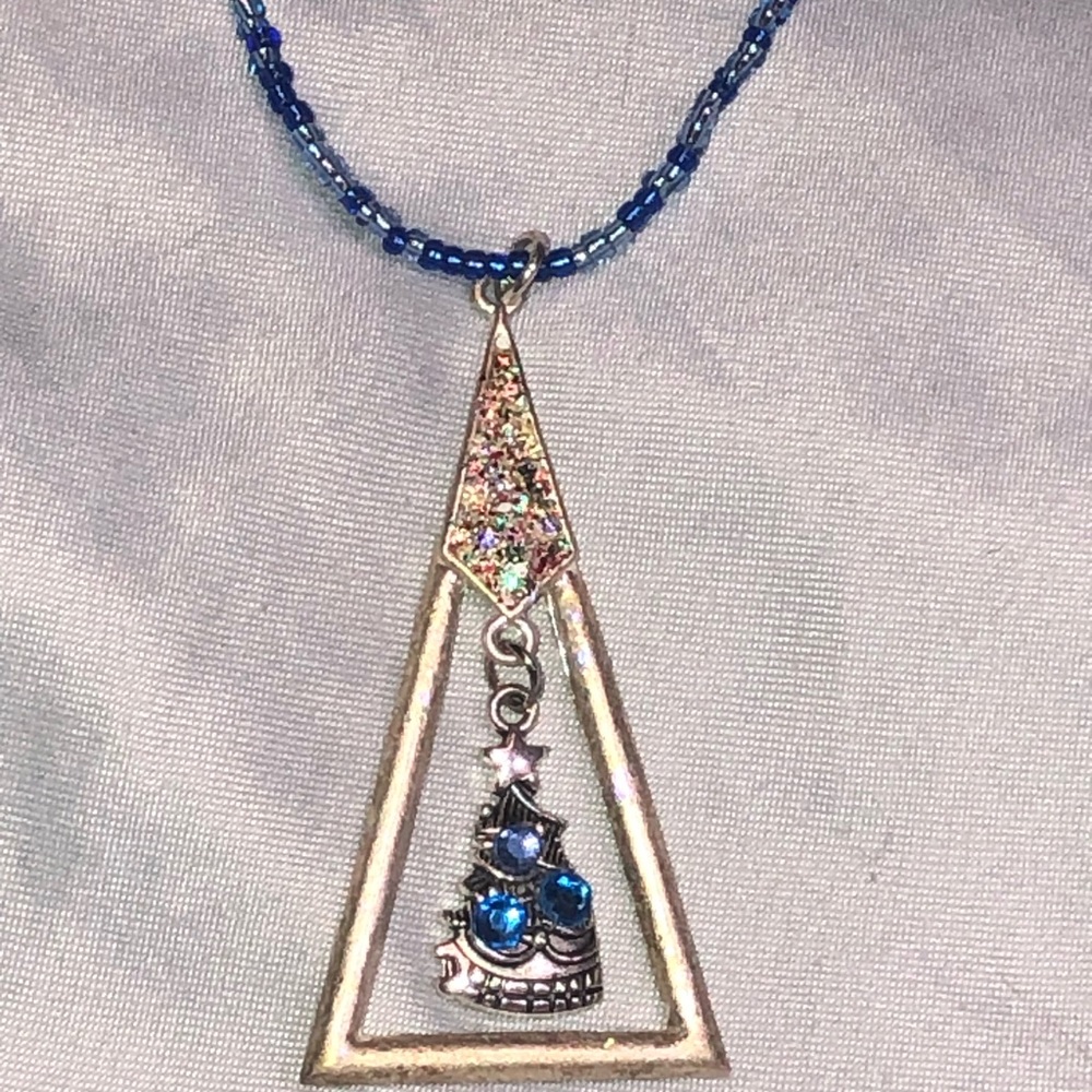 Christmas tree necklace in blues 27” NEW GREAT GIFT IDEA